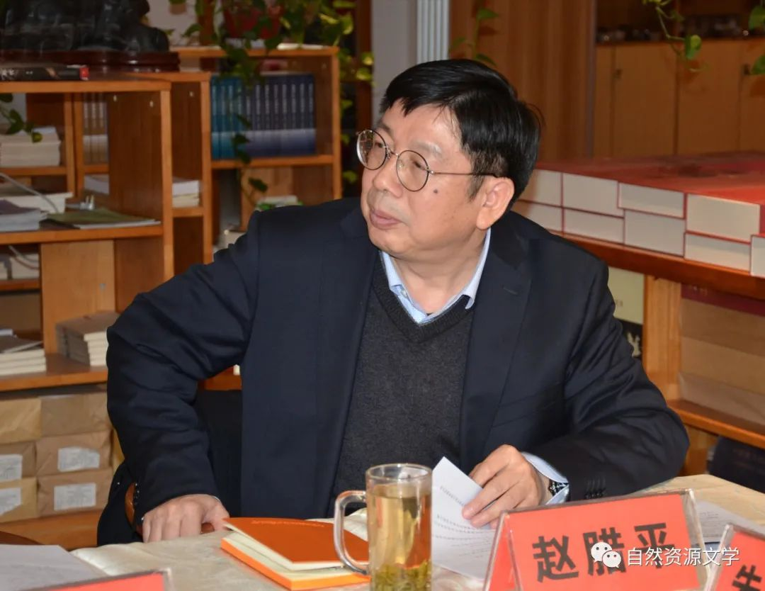 六届二次会议06